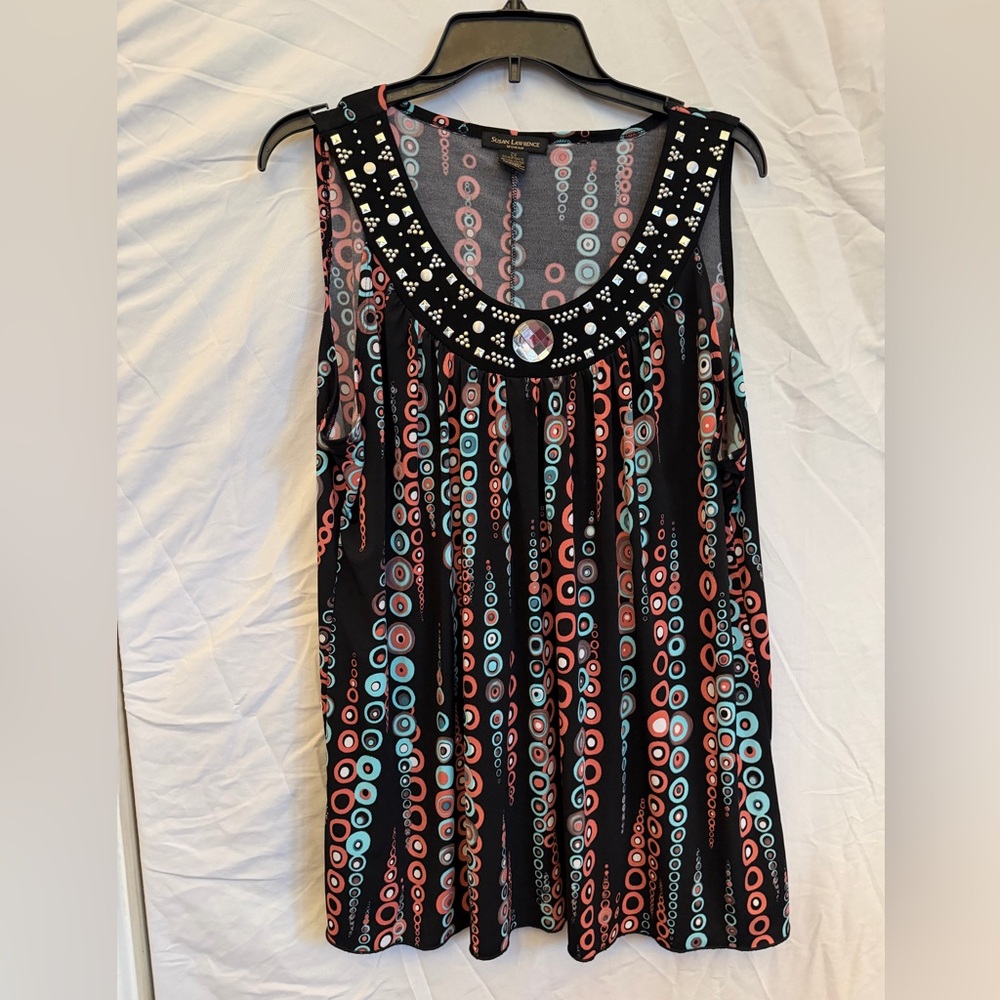 2X Susan Lawrence Jeweled Neck Sleeveless Top with Coral and Aqua Circle Print